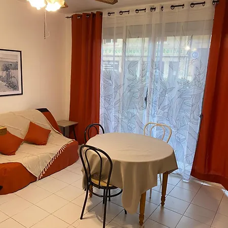 La Source Apartahotel